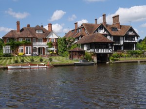 Houses in Shiplake 