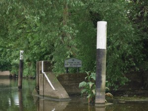 Entrance to the Wey Navigations